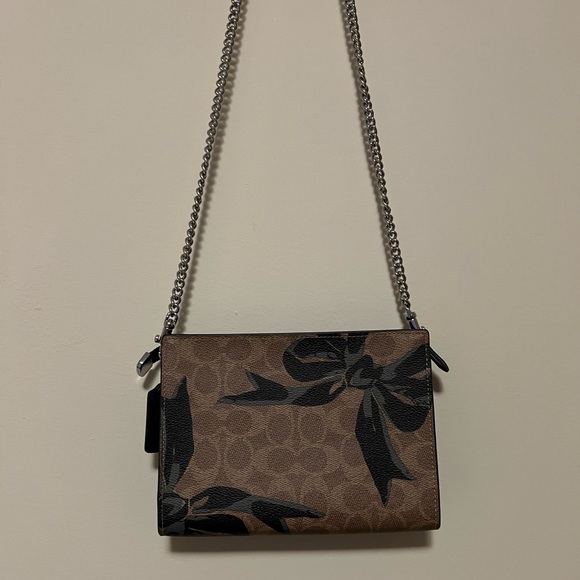 Coach Bow Signature Print Slim Crossbody Bag NWT - Picture 2 of 6